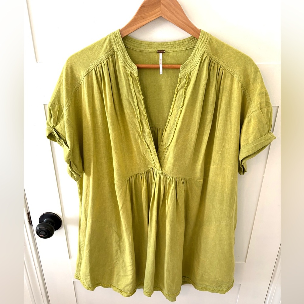 Free People Get Away With Me Tunic in Frosted Fern. Size Small. - Picture 2 of 16